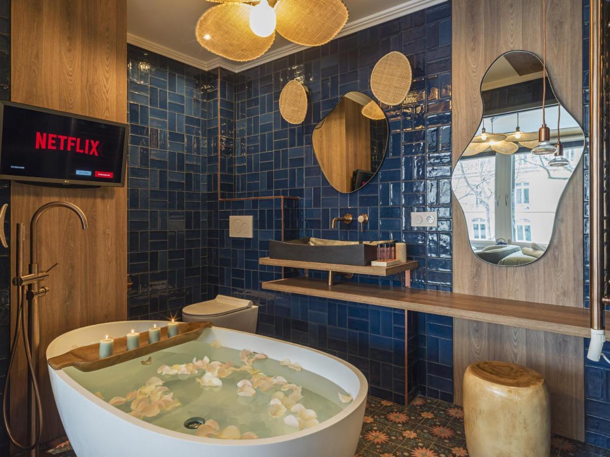 The Blue Alma Eiffel Tower Apartment Париж Екстериор снимка