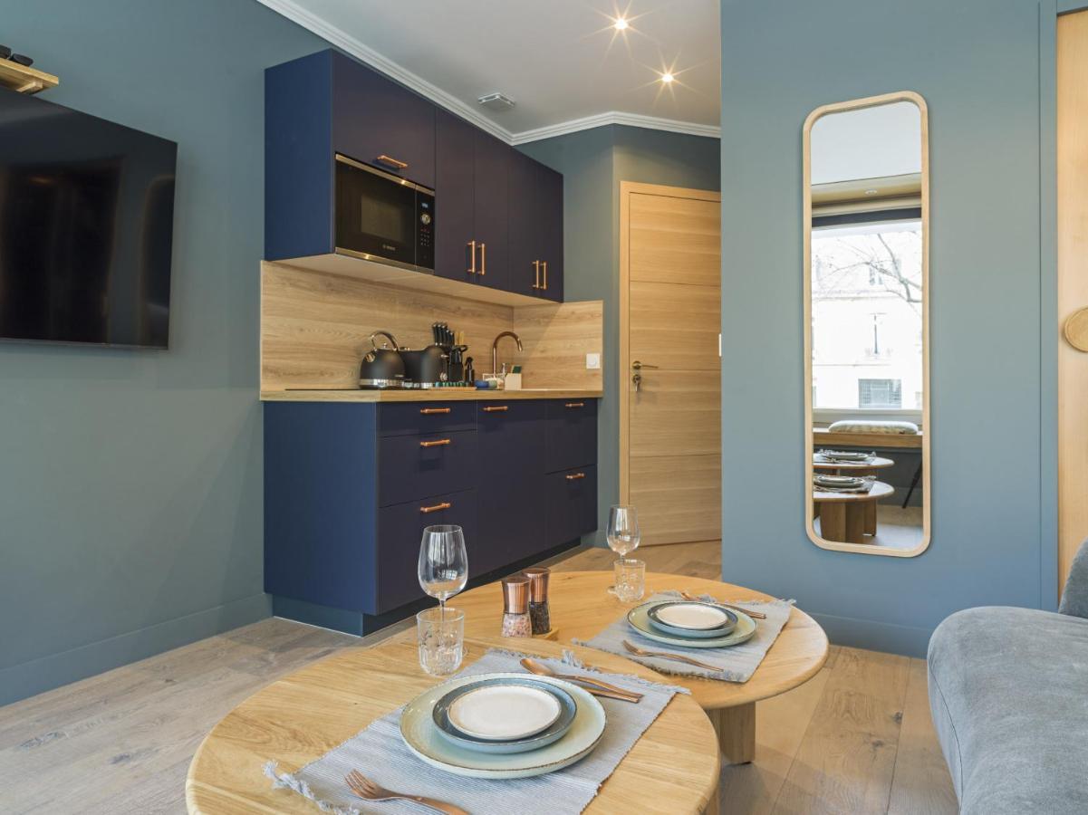 The Blue Alma Eiffel Tower Apartment Париж Екстериор снимка
